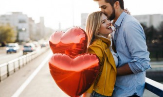 4 Valentine’s Day Gifts That Show You Care 4 Valentine’s Day Gifts That Show You Care